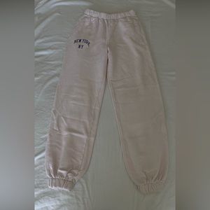 Brandy Melville Light Pink New York Sweatpants Size:Onesize